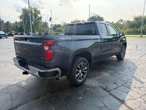 Used 2022 Chevrolet Silverado 1500 LT AWD/4WD image 7