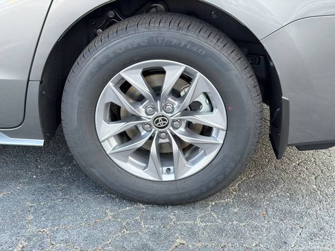 New 2026 Toyota Sienna XLE FWD image 17