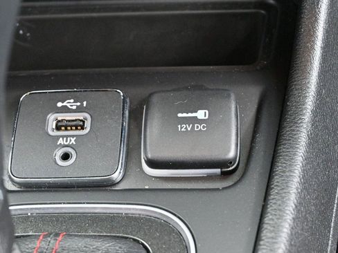Used 2022 Jeep Cherokee Trailhawk w/ Premium Leather Package AWD/4WD image 26