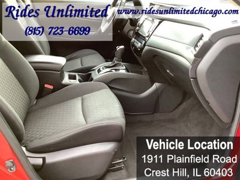 Used 2017 Nissan Rogue SV w/ SV Premium Package image 30