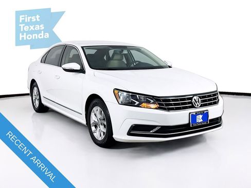 Used 2017 Volkswagen Passat 1.8T S image 1