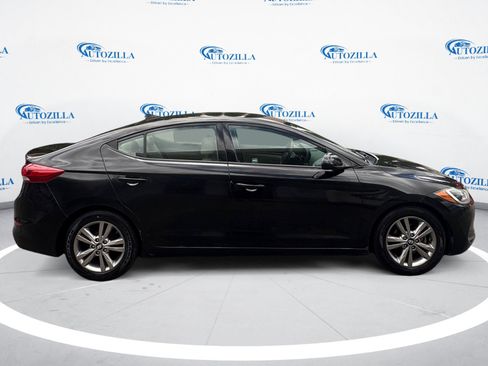 Used 2017 Hyundai Elantra SE FWD image 6