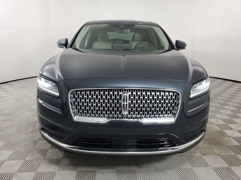 Used 2023 Lincoln Nautilus FWD w/ Premium Package image 3