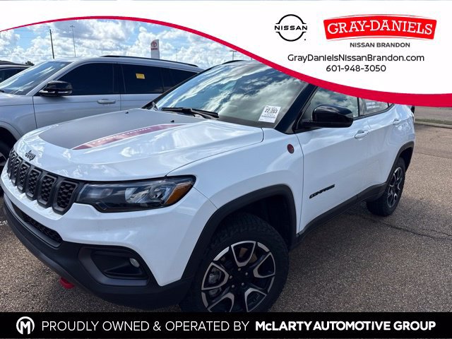 Used 2024 Jeep Compass Trailhawk AWD/4WD image 1