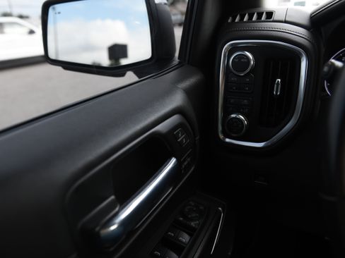 Used 2021 GMC Sierra 1500 SLT w/ SLT Premium Plus Package AWD/4WD image 19