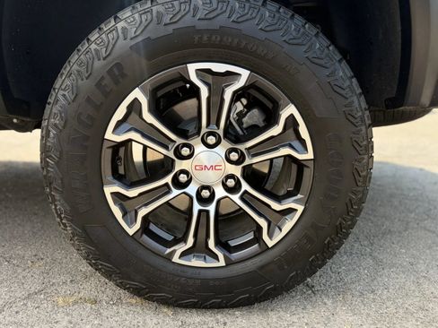 Used 2025 GMC Canyon AT4 AWD/4WD image 38