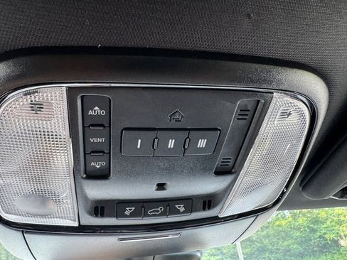 Used 2025 Dodge Durango R/T AWD/4WD image 30
