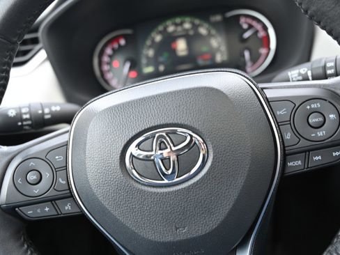 Used 2021 Toyota RAV4 Limited image 25