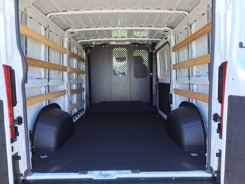 Used 2025 RAM ProMaster 2500 w/ U-Haul Equipment Group FWD image 29