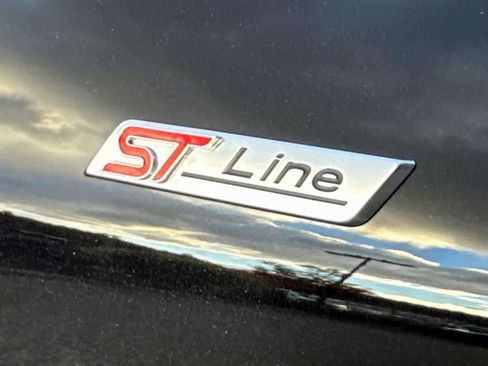 Used 2024 Ford Explorer ST-Line w/ Class IV Trailer Tow Package image 16