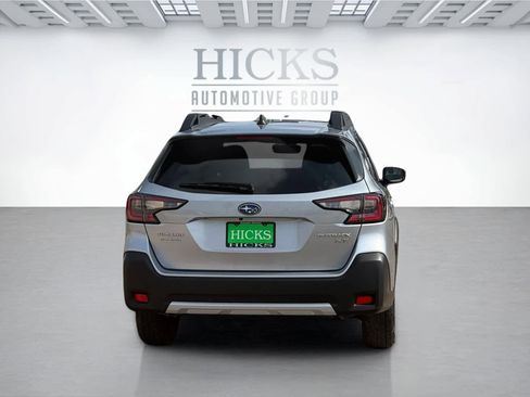Used 2025 Subaru Outback Limited XT image 2