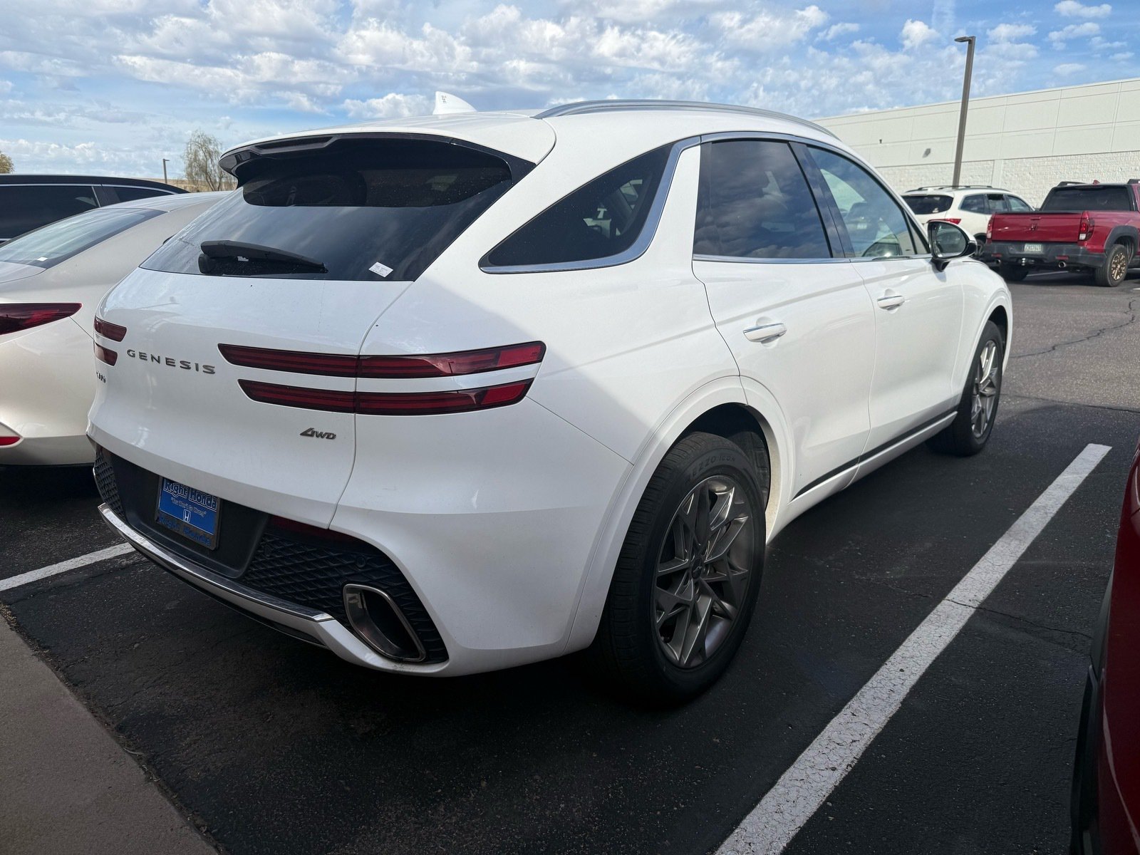 Used 2025 Genesis GV70 2.5T AWD/4WD image 4