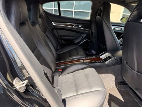 Used 2014 Porsche Panamera AWD/4WD image 38