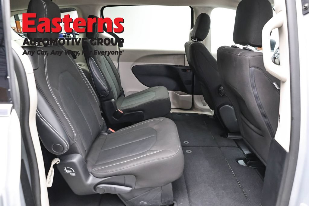 Used 2023 Chrysler Voyager LX FWD image 25