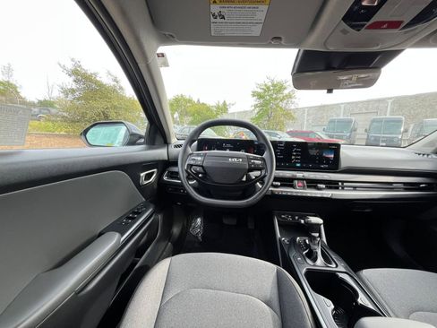 Used 2025 Kia K4 LXS image 33