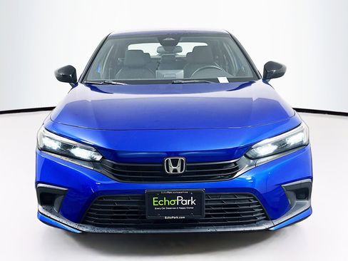 Used 2022 Honda Civic Sport image 2