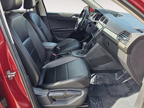 Used 2018 Volkswagen Tiguan SEL FWD image 8
