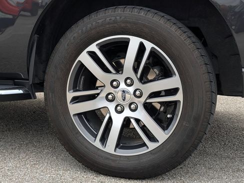 Certified 2022 Ford Expedition XLT RWD image 26