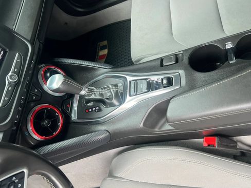 Used 2020 Chevrolet Camaro LT RWD image 15
