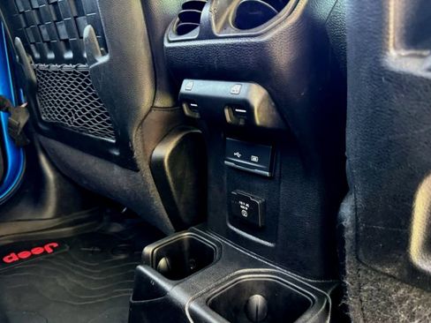 Used 2020 Jeep Gladiator Rubicon AWD/4WD image 42