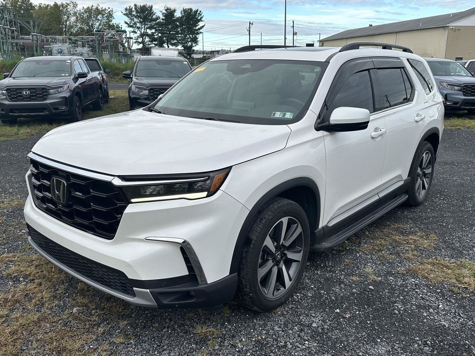Used 2024 Honda Pilot Touring image 4