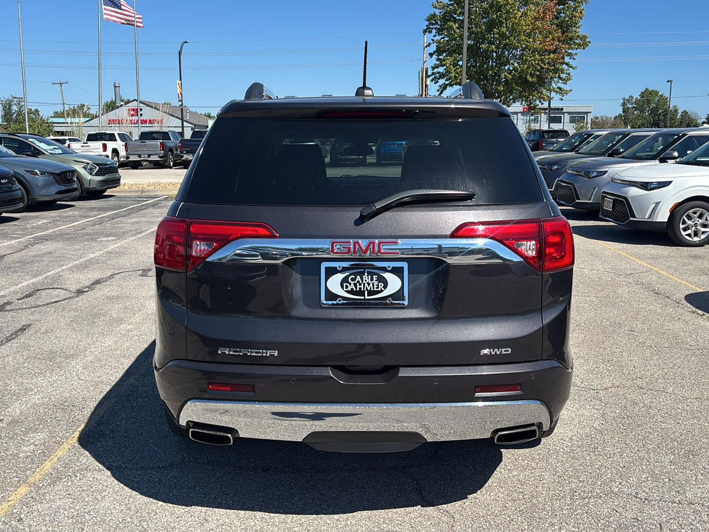 Used 2018 GMC Acadia Denali AWD/4WD image 5