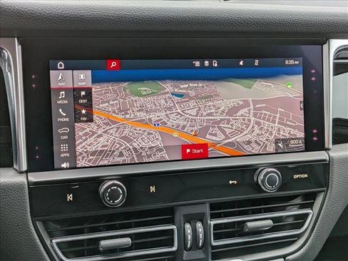 Used 2023 Porsche Macan image 18