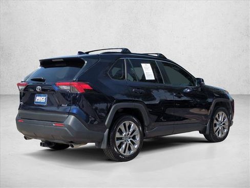 Used 2021 Toyota RAV4 XLE Premium FWD image 5