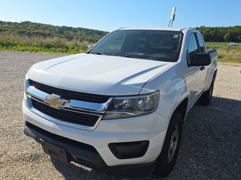 Used 2020 Chevrolet Colorado W/T RWD image 3