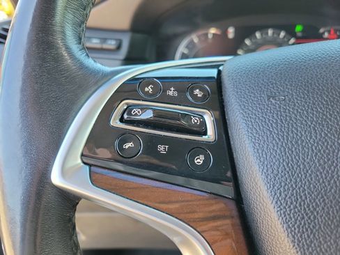Used 2018 Cadillac Escalade ESV Premium Luxury AWD/4WD image 21