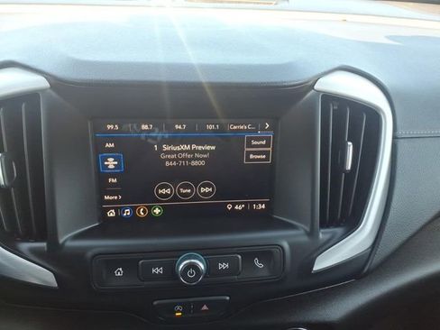 Used 2024 GMC Terrain SLE w/ Driver Convenience Package FWD image 16