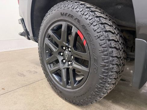 Used 2023 Chevrolet Silverado 1500 RST w/ Redline Edition image 13