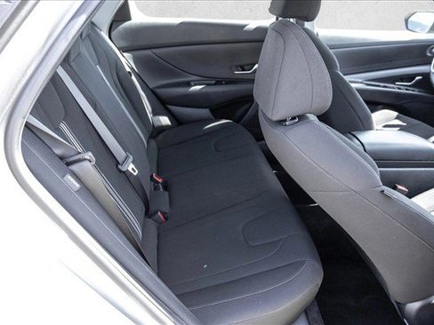 Used 2024 Hyundai Elantra SEL FWD image 22