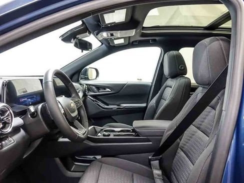New 2026 Chevrolet Equinox LT w/ LPO, Floor Liner Package AWD/4WD image 10