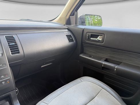 Used 2018 Ford Flex SEL w/ Equipment Group 202A FWD image 19
