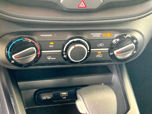 Used 2025 Kia Soul LX FWD image 33