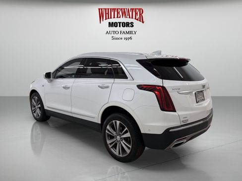 Used 2020 Cadillac XT5 Premium Luxury AWD/4WD image 2