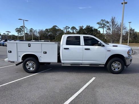 Used 2022 RAM 2500 Tradesman w/ Chrome Appearance Group image 2