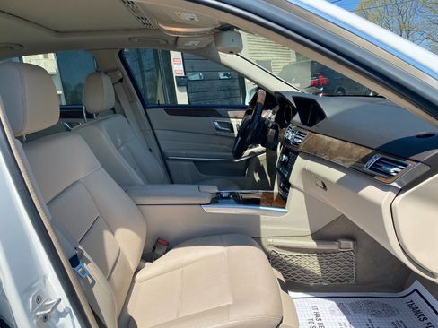 Used 2014 Mercedes-Benz E 350 4MATIC Sedan w/ Premium 1 Package image 33