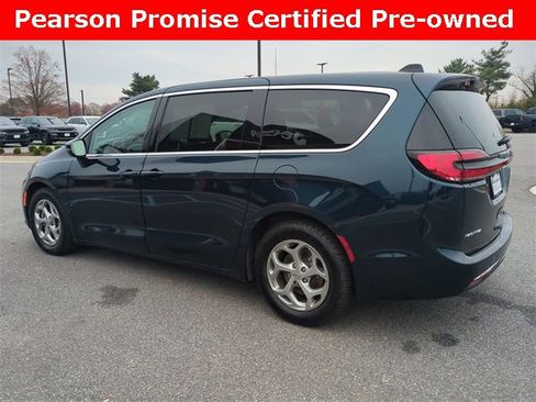 Used 2024 Chrysler Pacifica Limited image 6