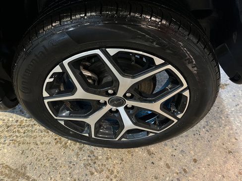 Used 2025 Jeep Compass Limited image 30