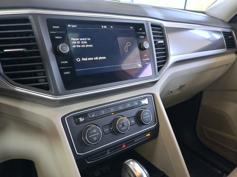 Used 2019 Volkswagen Atlas SE w/ Panoramic Sunroof Package image 21