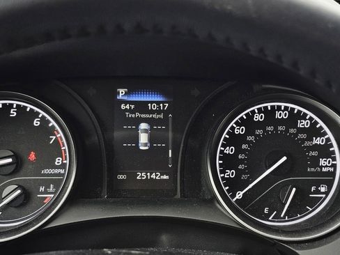 Used 2024 Toyota Camry SE image 11