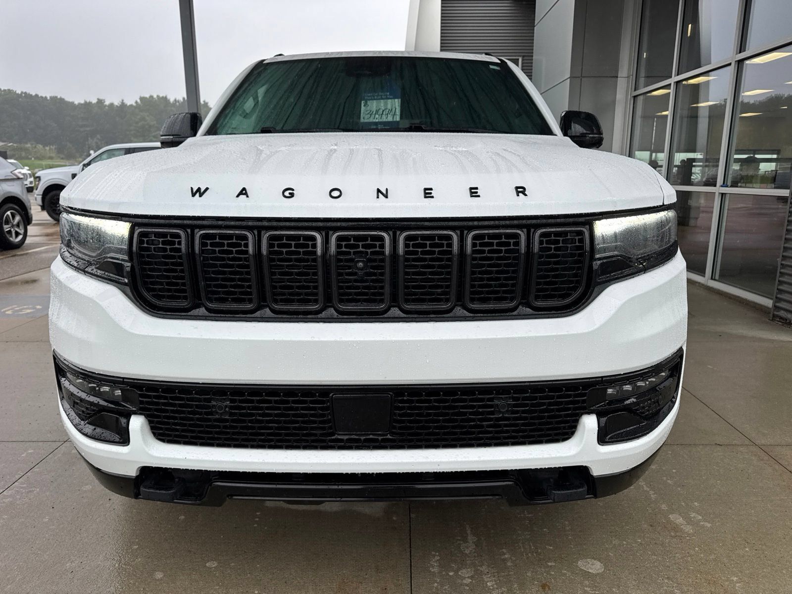 Used 2024 Jeep Wagoneer Series III w/ Premium Group I AWD/4WD image 11