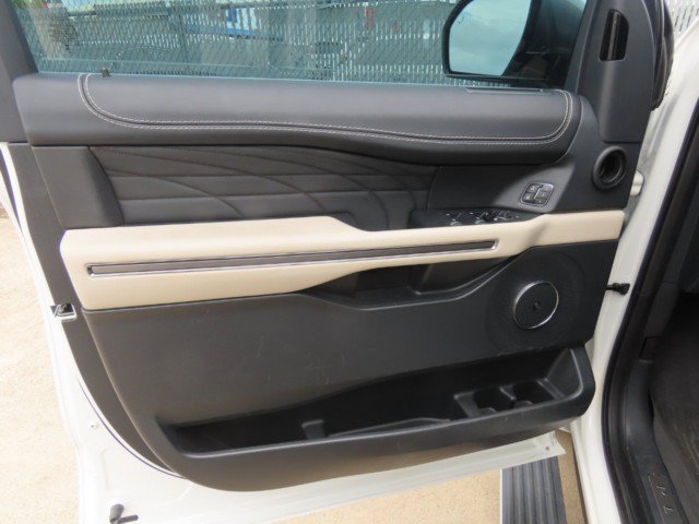 Used 2023 Ford Expedition Platinum RWD image 21
