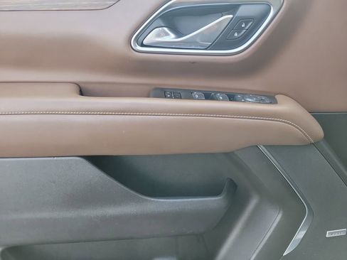 Used 2021 Chevrolet Suburban High Country image 19