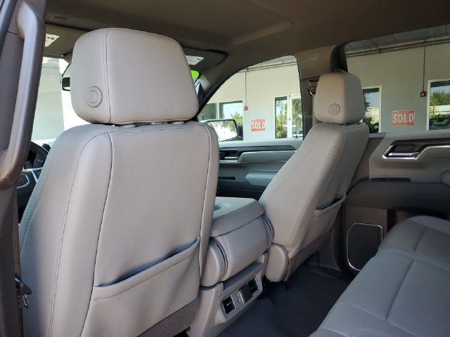 Used 2025 GMC Sierra 1500 SLT AWD/4WD image 11