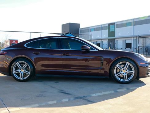 Used 2018 Porsche Panamera 4 image 14
