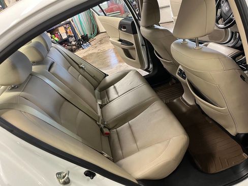 Used 2015 Honda Accord EX-L image 6