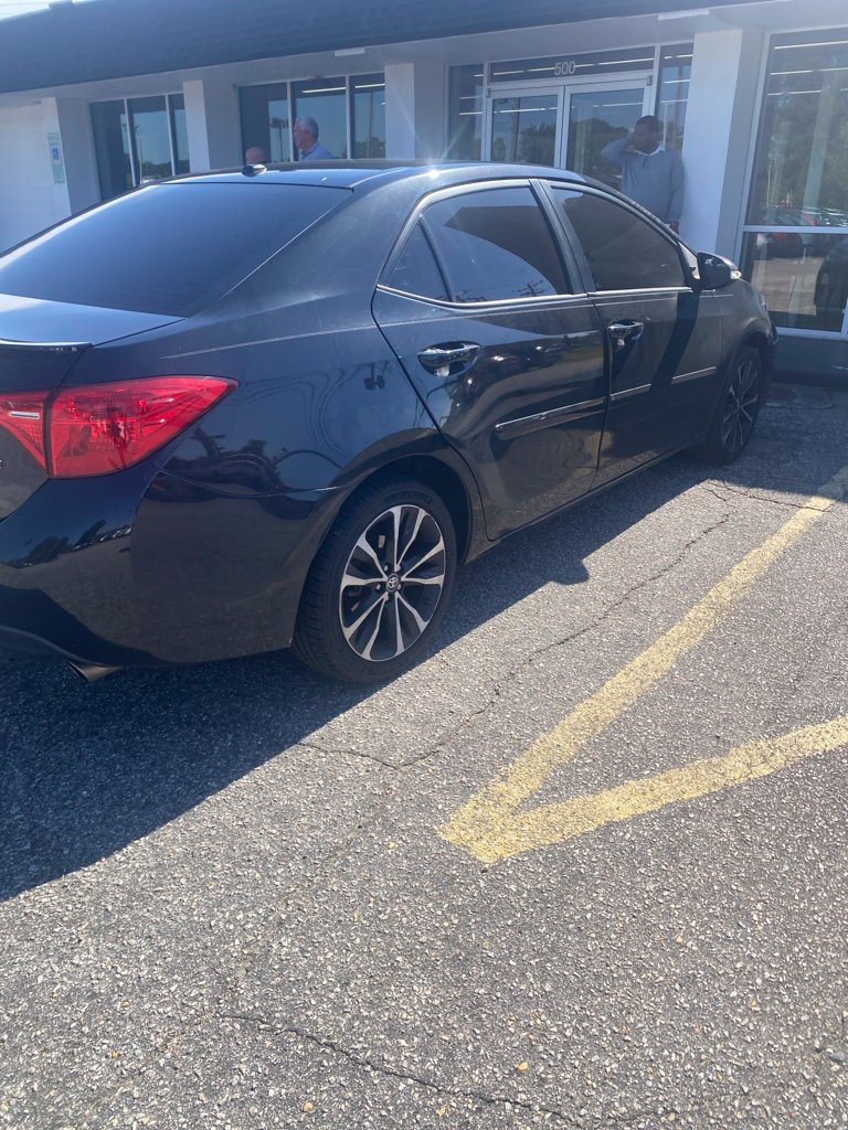 Used 2019 Toyota Corolla SE w/ SE Premium Package FWD image 3